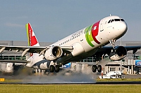 TAP Portugal ( TAP , TP ) – Airbus A321-211 CS-TJF