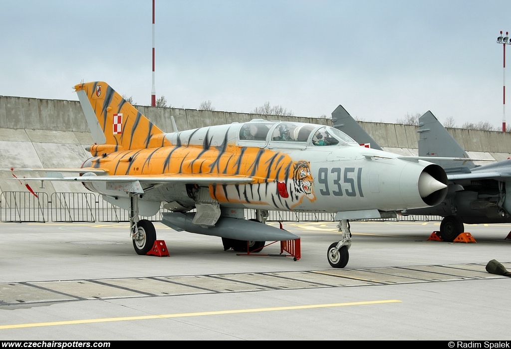 Poland - Air Force – Mikoyan-Gurevich MiG-21UM 9351