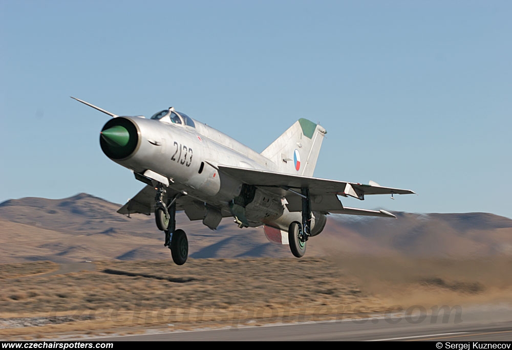 private – Mikoyan-Gurevich MiG-21R 2133