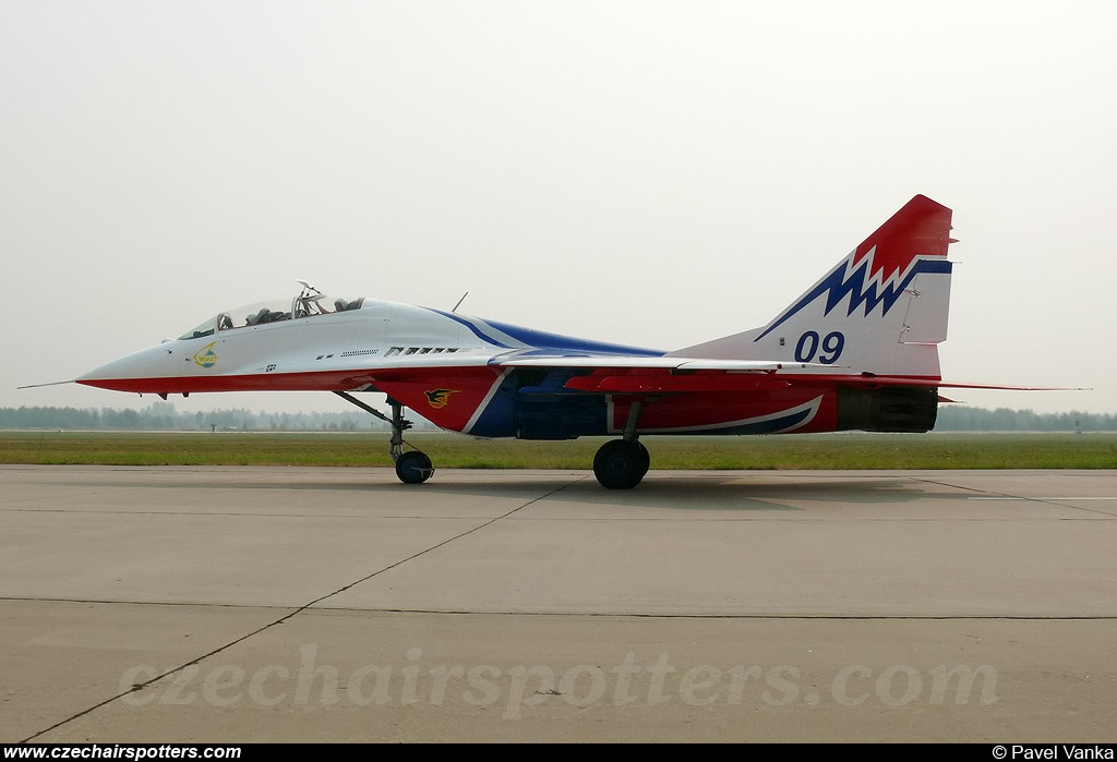 Russia - Air Force – Mikoyan-Gurevich MiG-29UB  / 9-51 09