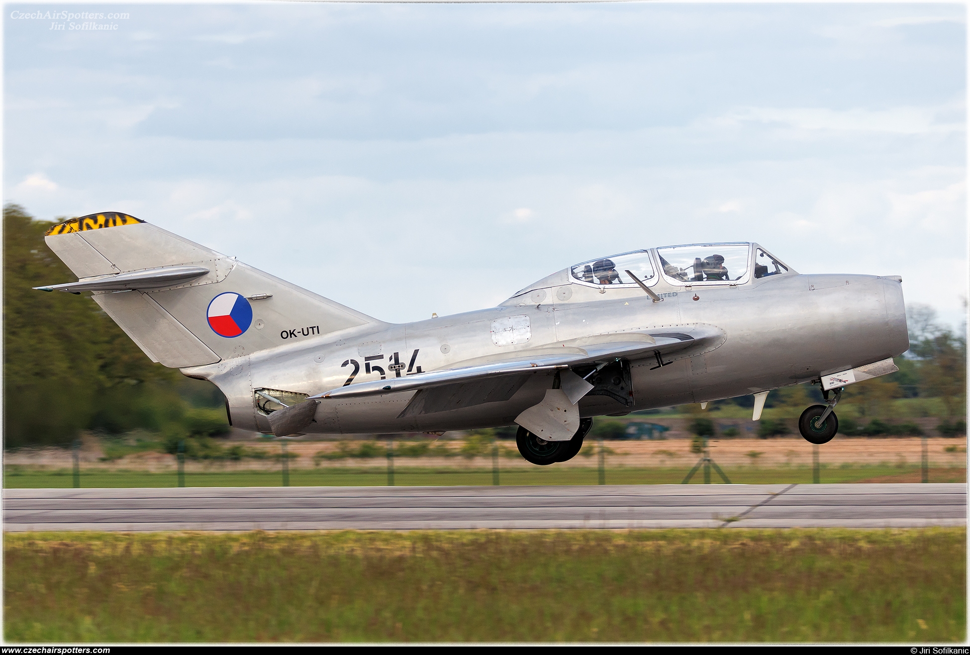 Czech Flying Legends – Mikoyan-Gurevich MiG-15UTI Midget OK-UTI / 2514
