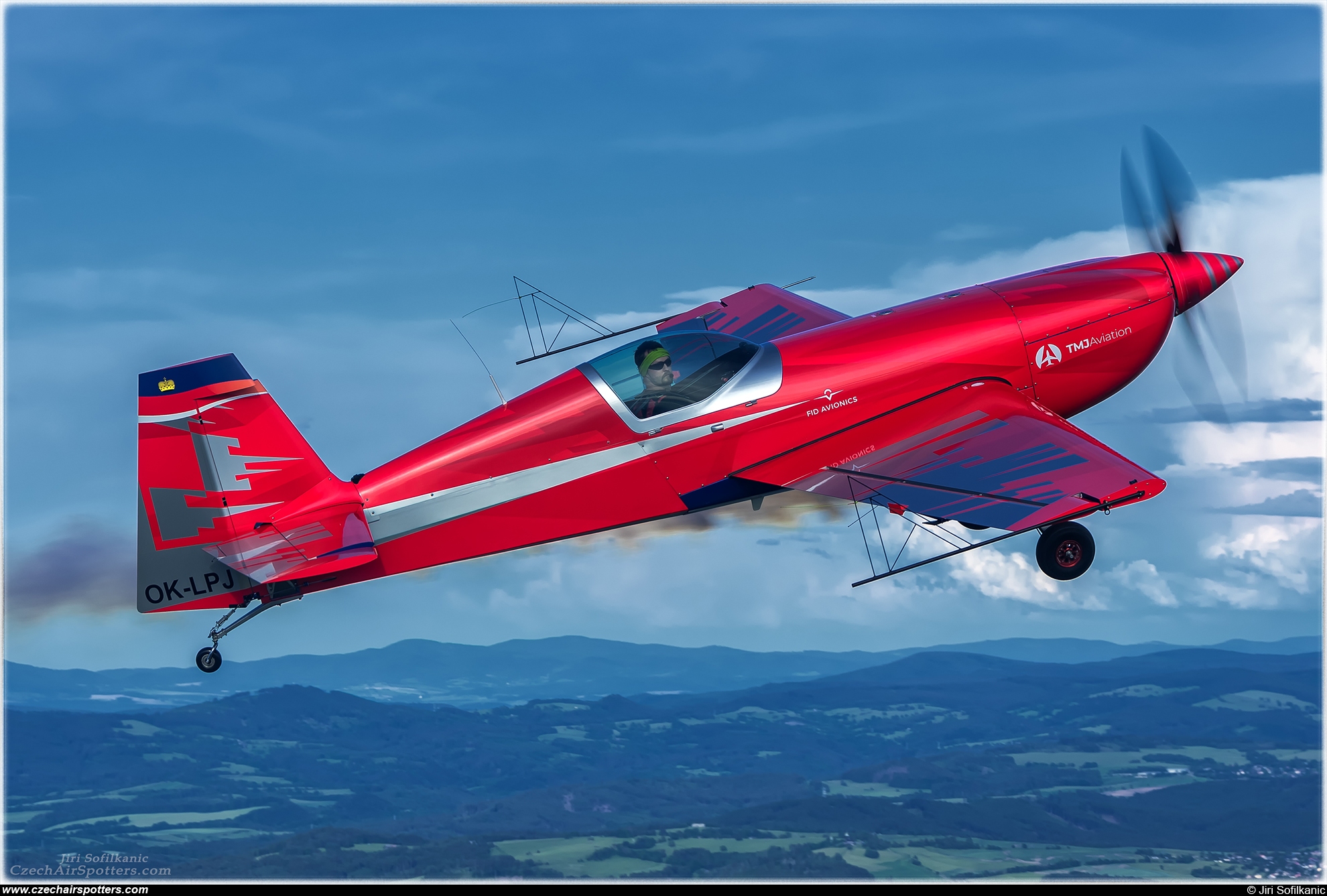 Future Vehicles – Extra EA-330SC OK-LPJ